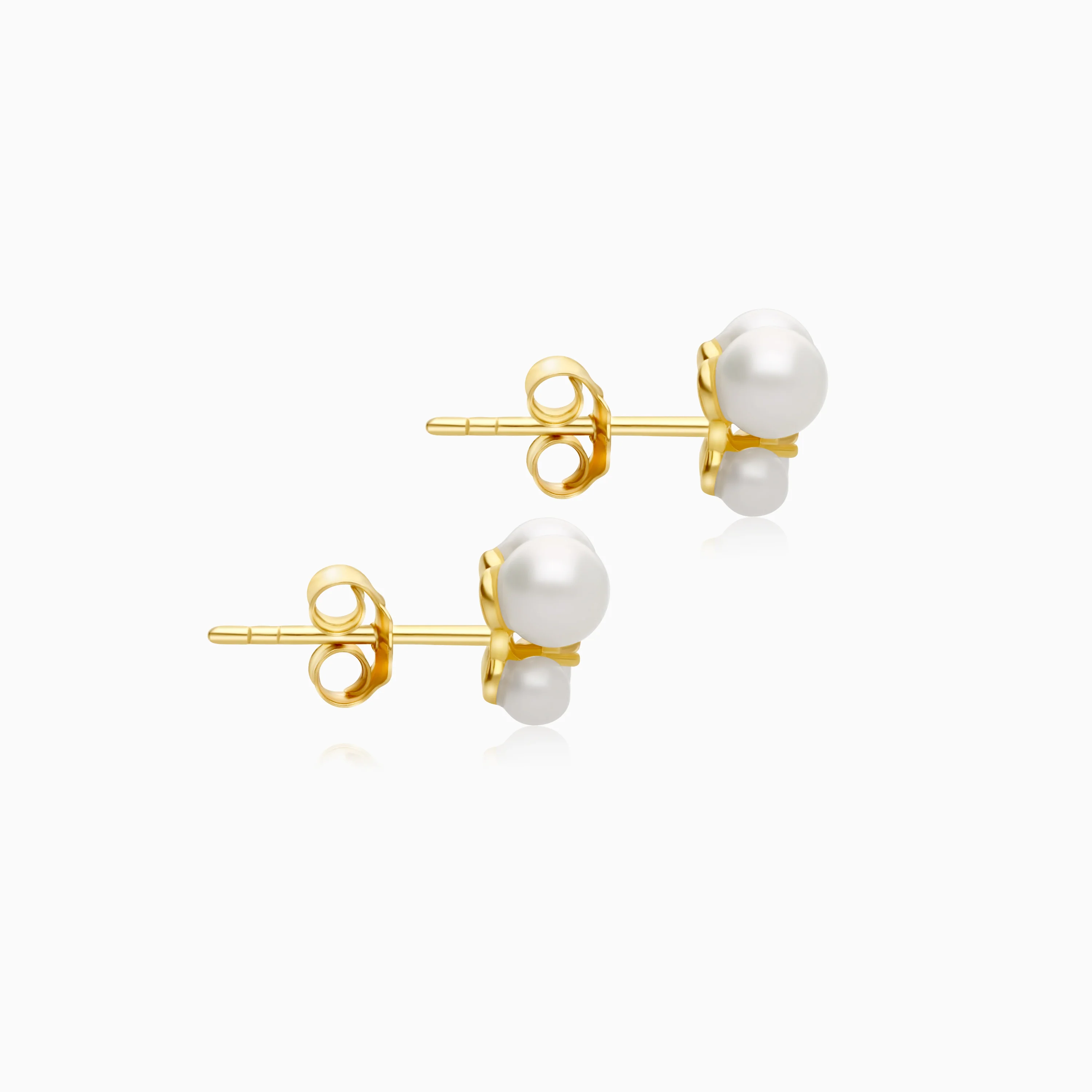 18k yellow gold pair of earrings decorated by a single zircon stone in the centre surrounded by different sizes of pearls - Image 4