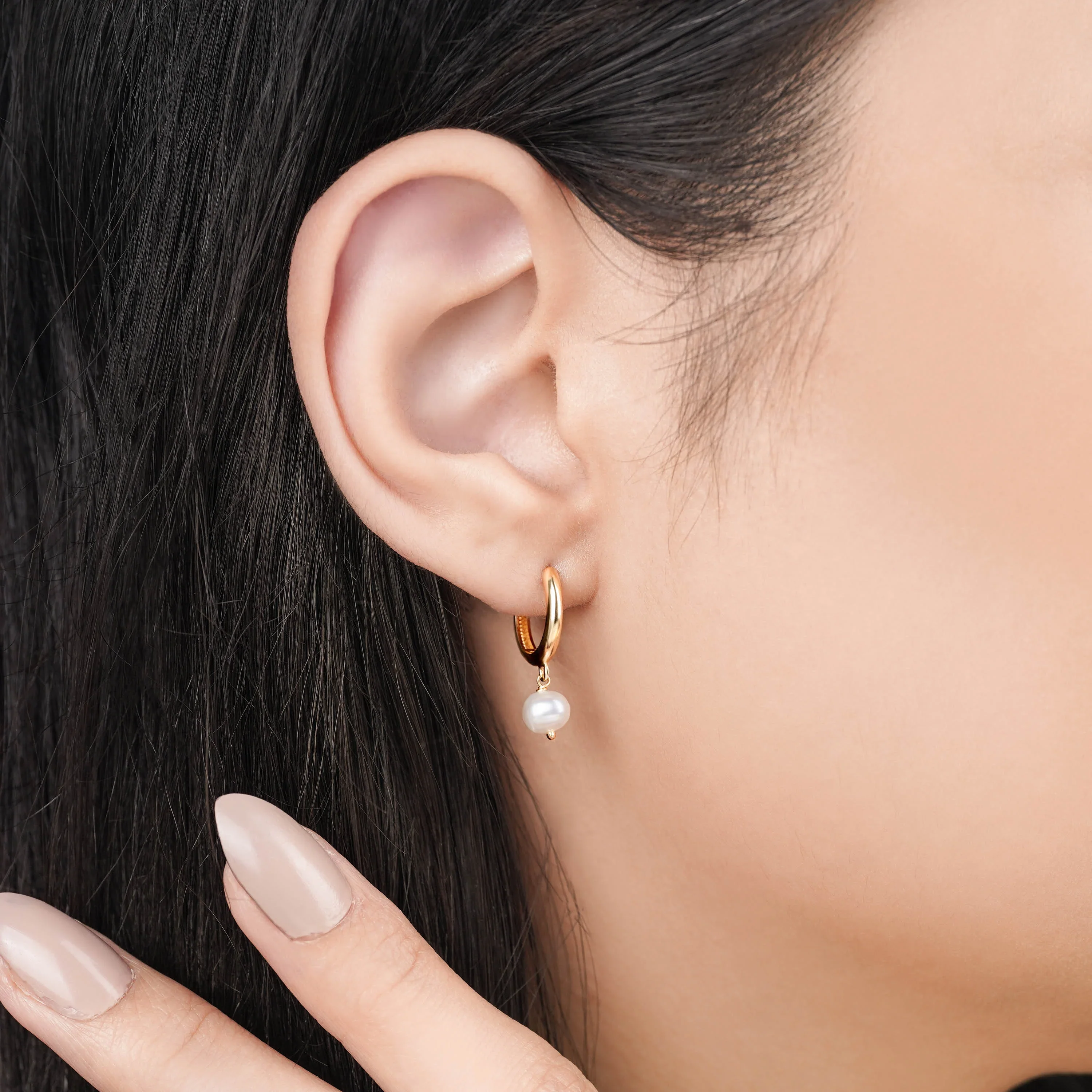 18k Gold Hoop Earrings with Pearl | Danah Collection - Image 2