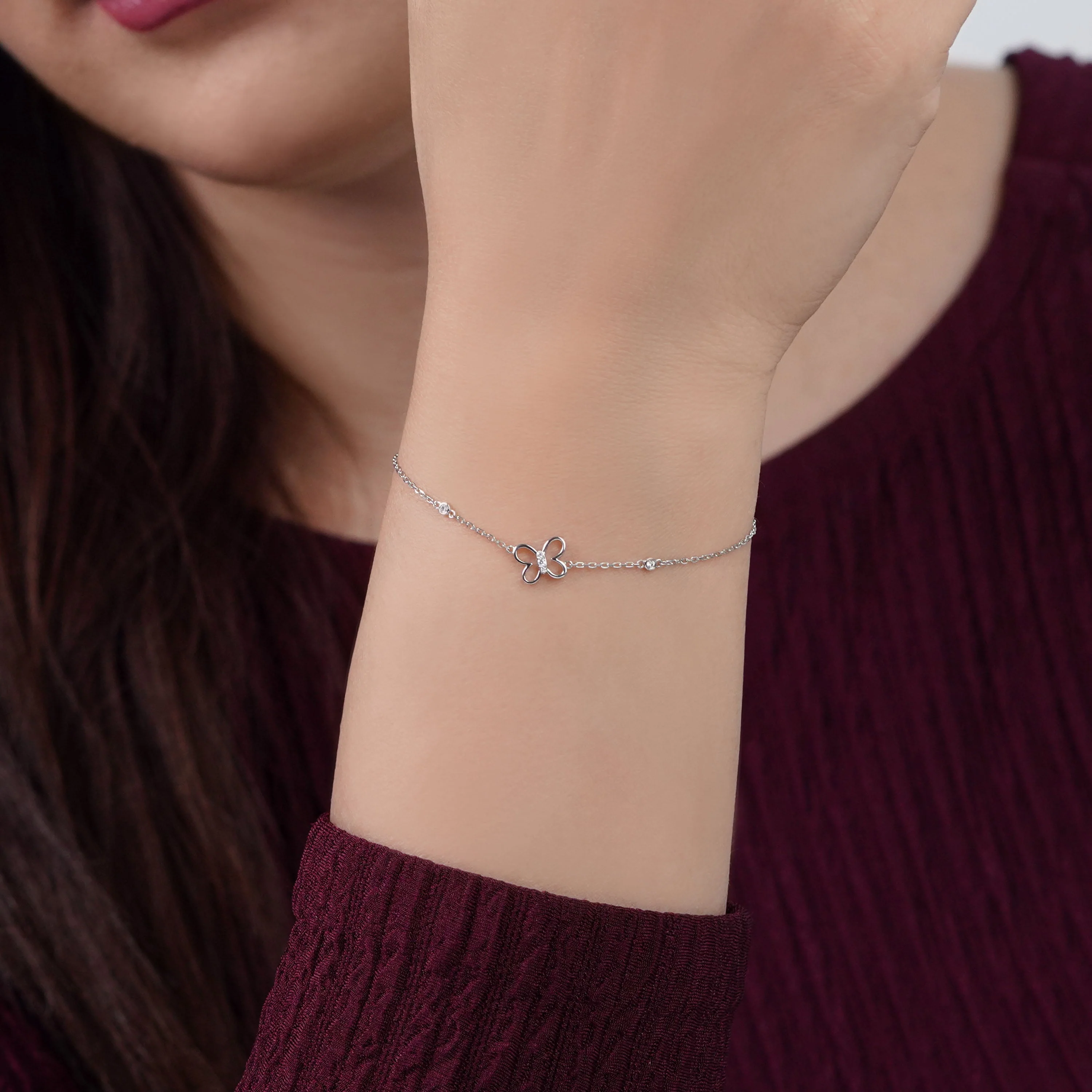 18K White Gold Butterfly Bracelet with Natural Diamonds – Trendy Collection - Image 2