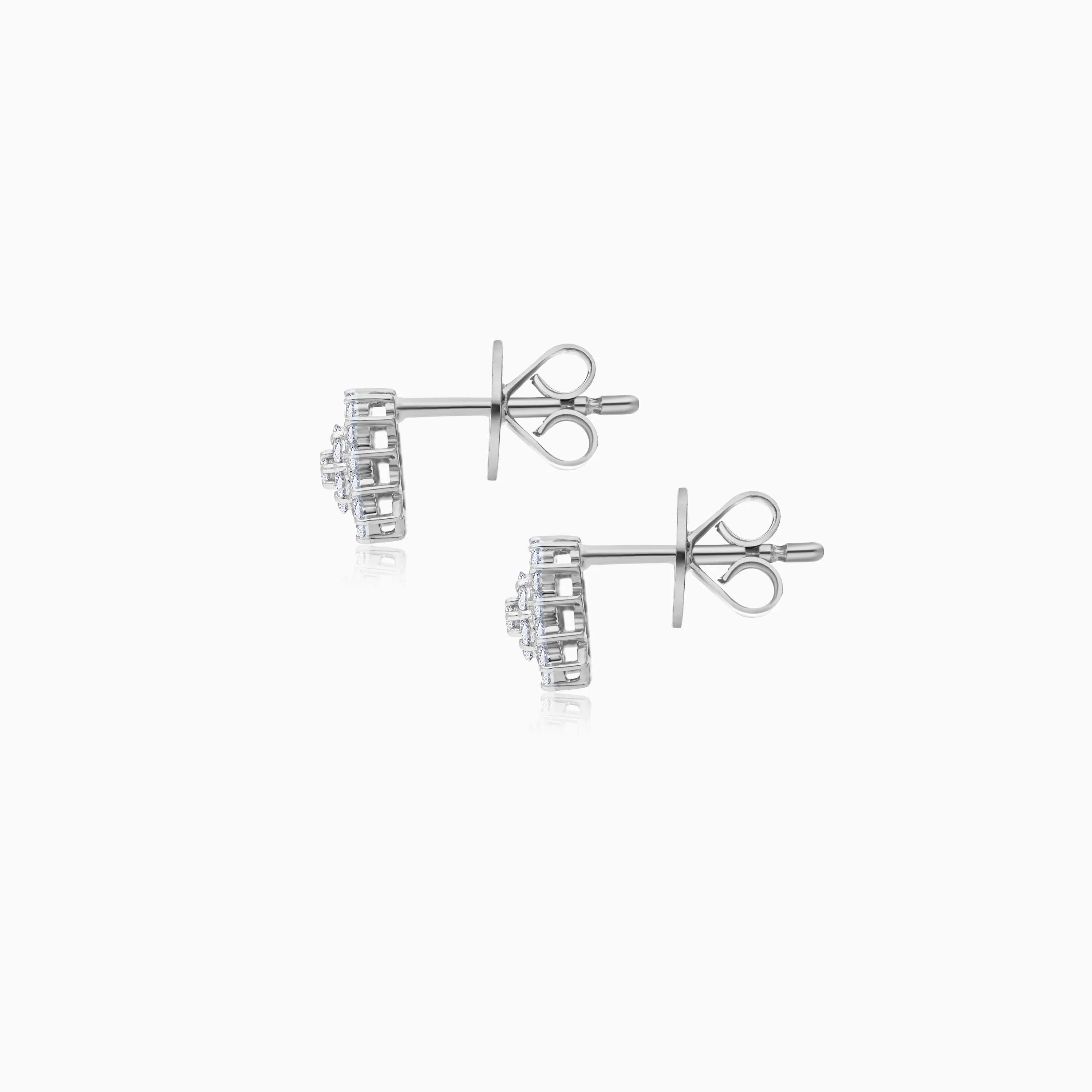 18K White Gold Earrings Adorned with Natural Diamonds from the Scala Collection - Image 3
