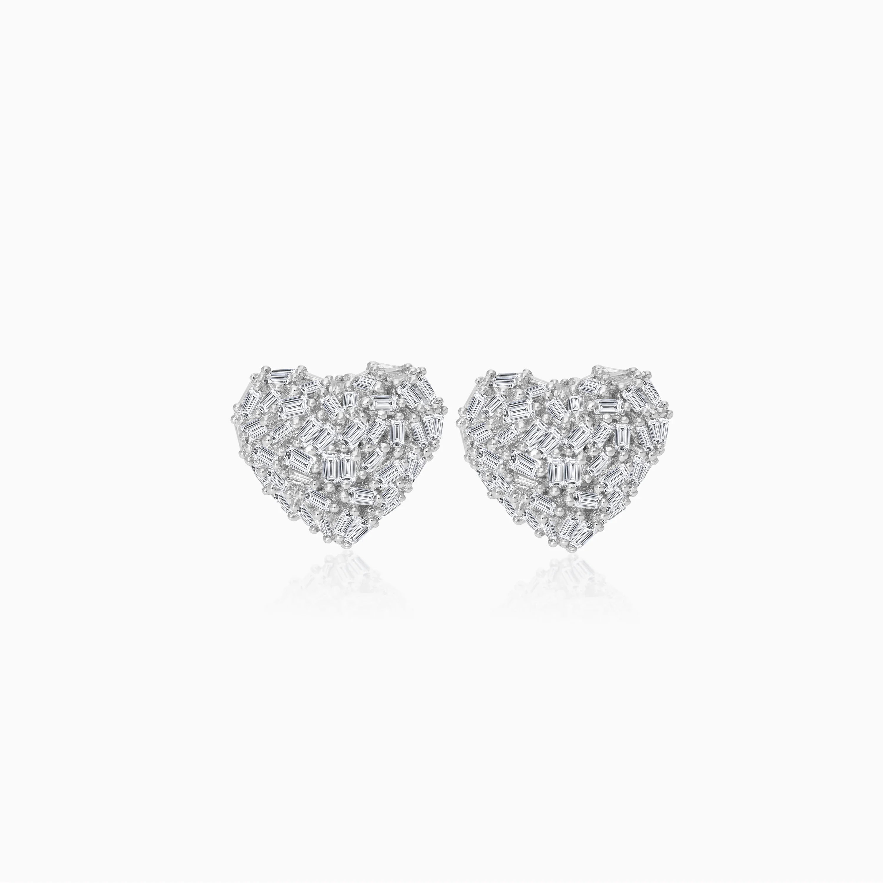 18K WHITE GOLD EARRINGS IN HEART SHAPE DECORATED WITH NATURAL DIAMOND BAGUETTE - Image 4