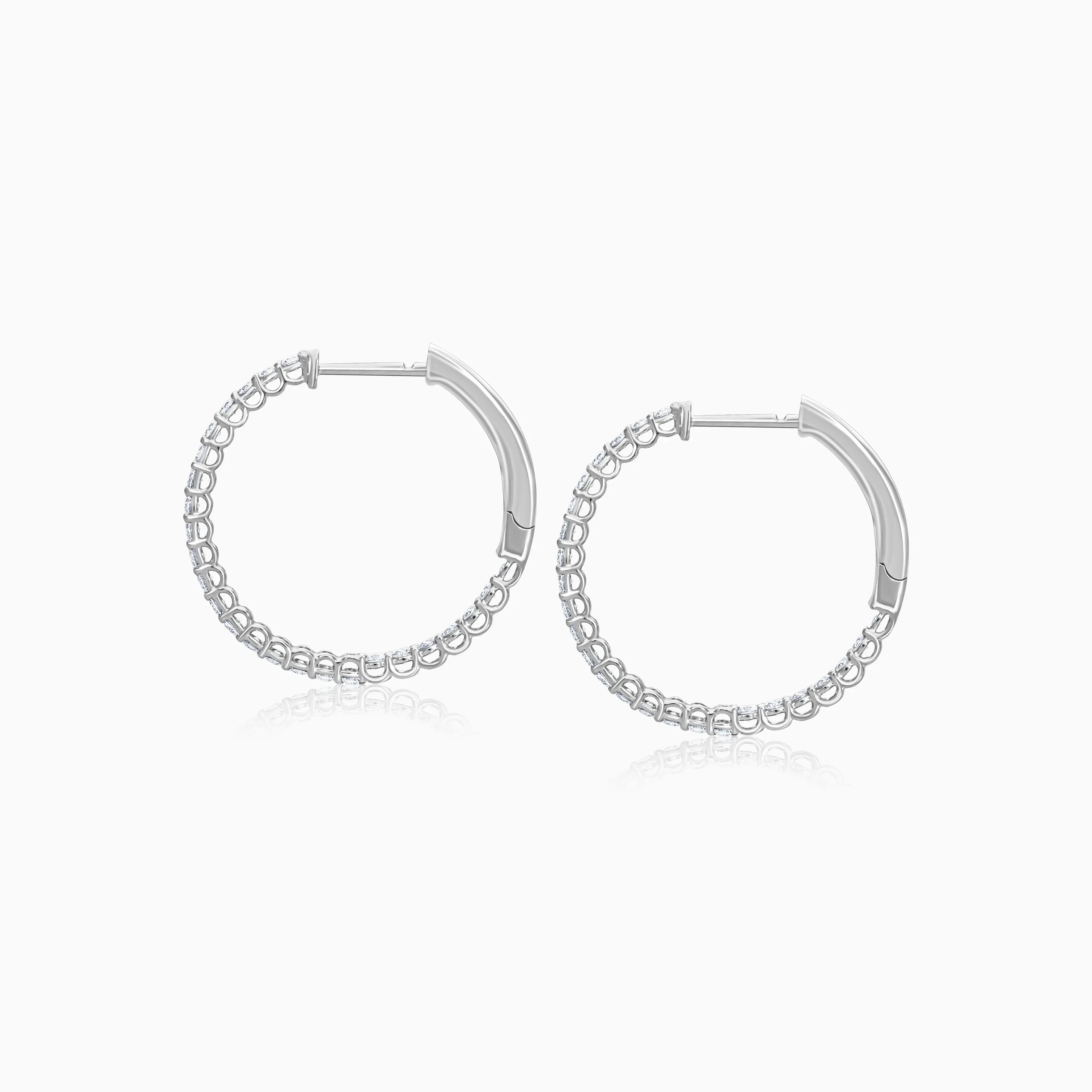 Elegant 18K white Gold Earrings with natural Diamond Round Shape Hoops - Image 3