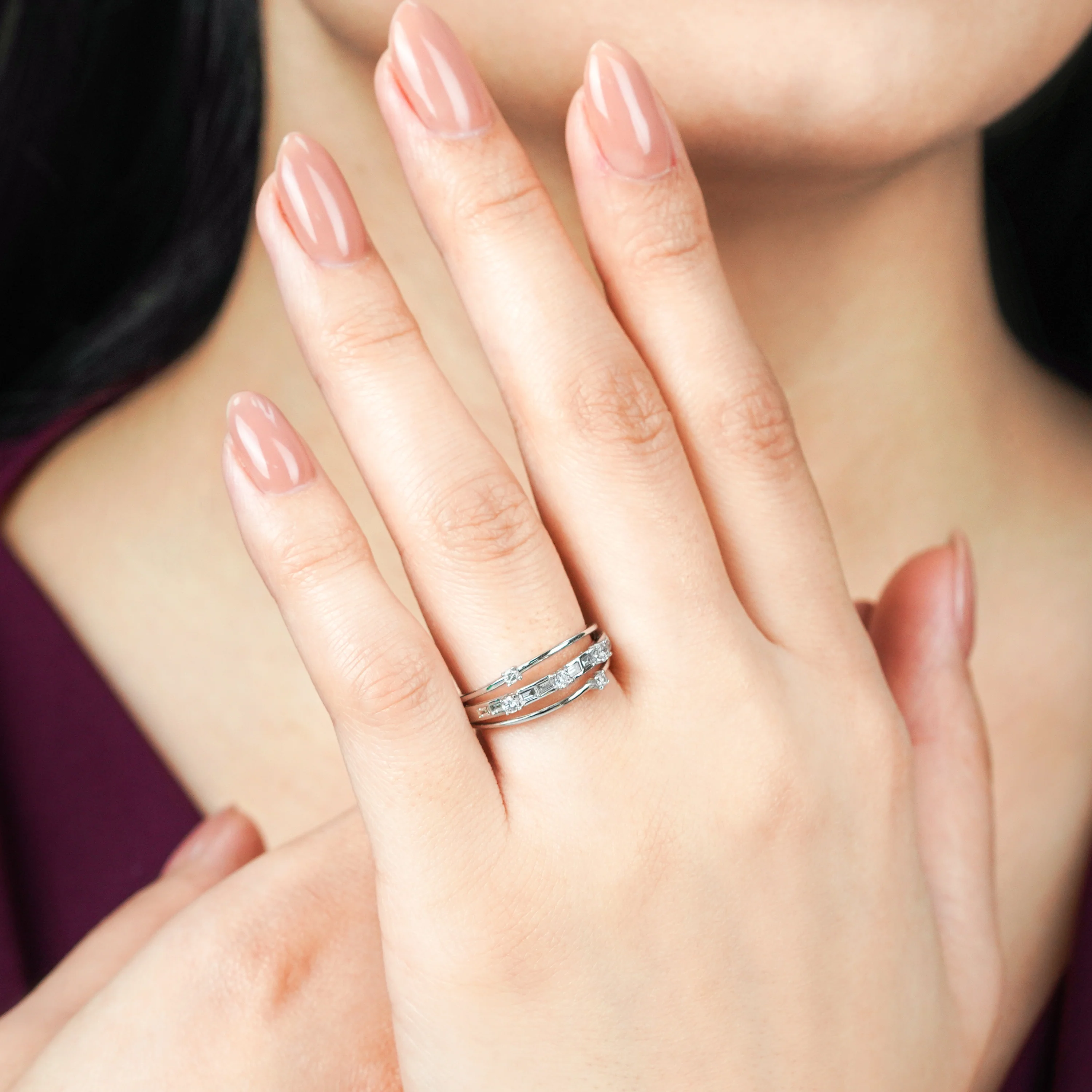 18K WHITE GOLD RING DECORATED WITH NATURAL DIAMOND STONES - Image 2