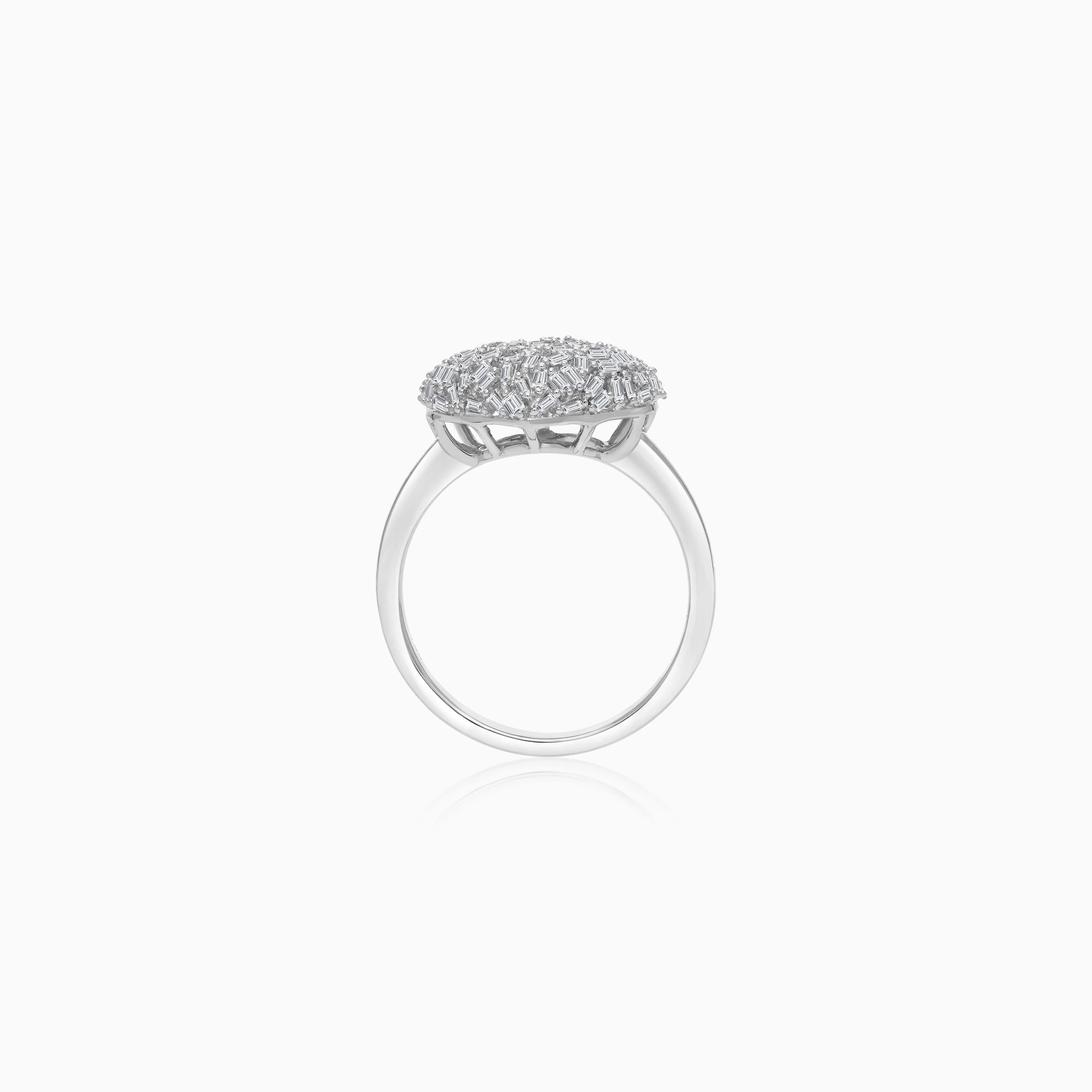 18K WHITE GOLD RING WITH HEART SHAPED DECORATED BY NATURAL DIAMOND BAGUETTE - Image 4