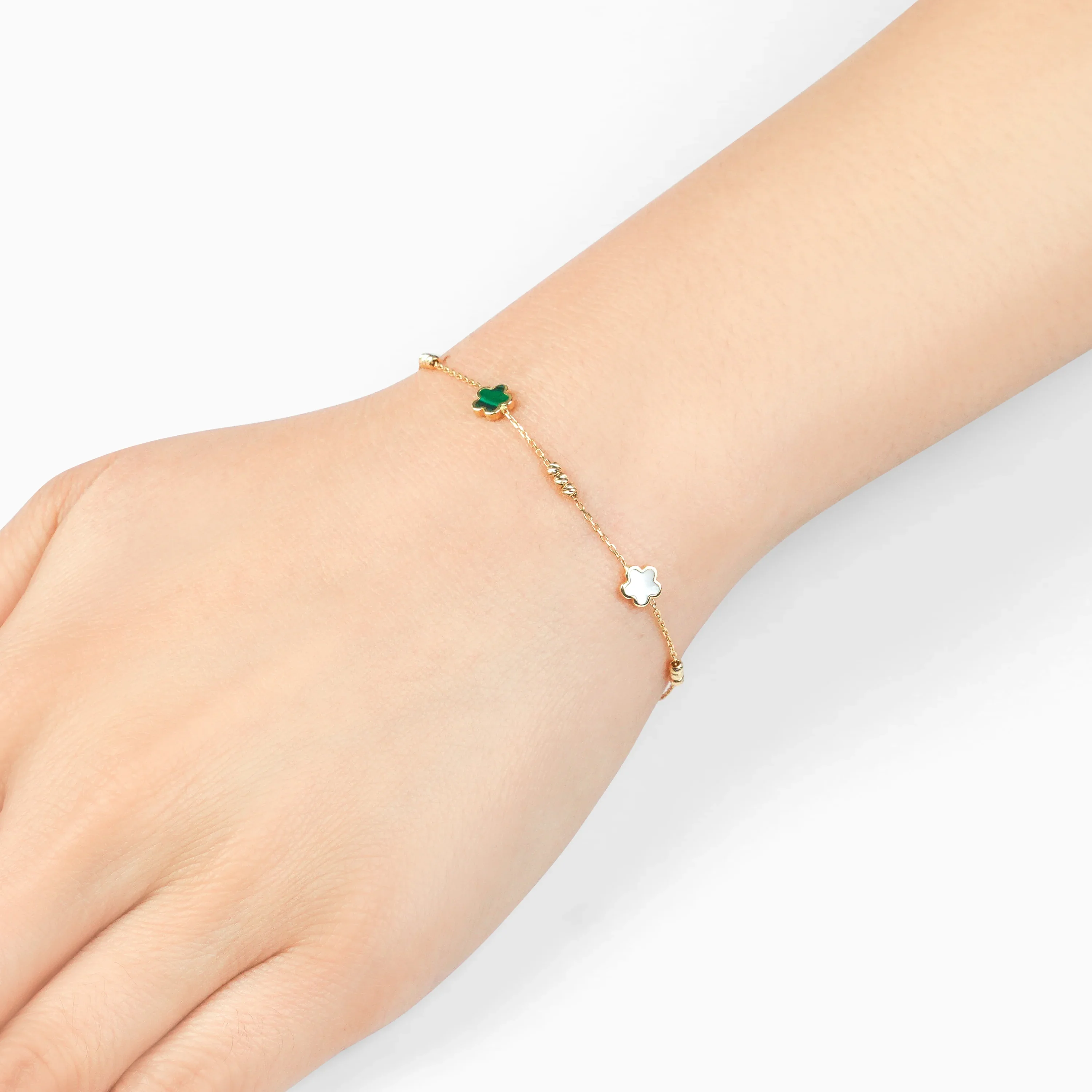 18K Yellow Gold Flower Bracelet with Mother of Pearl and Malachite – Eclat Collection - Image 2