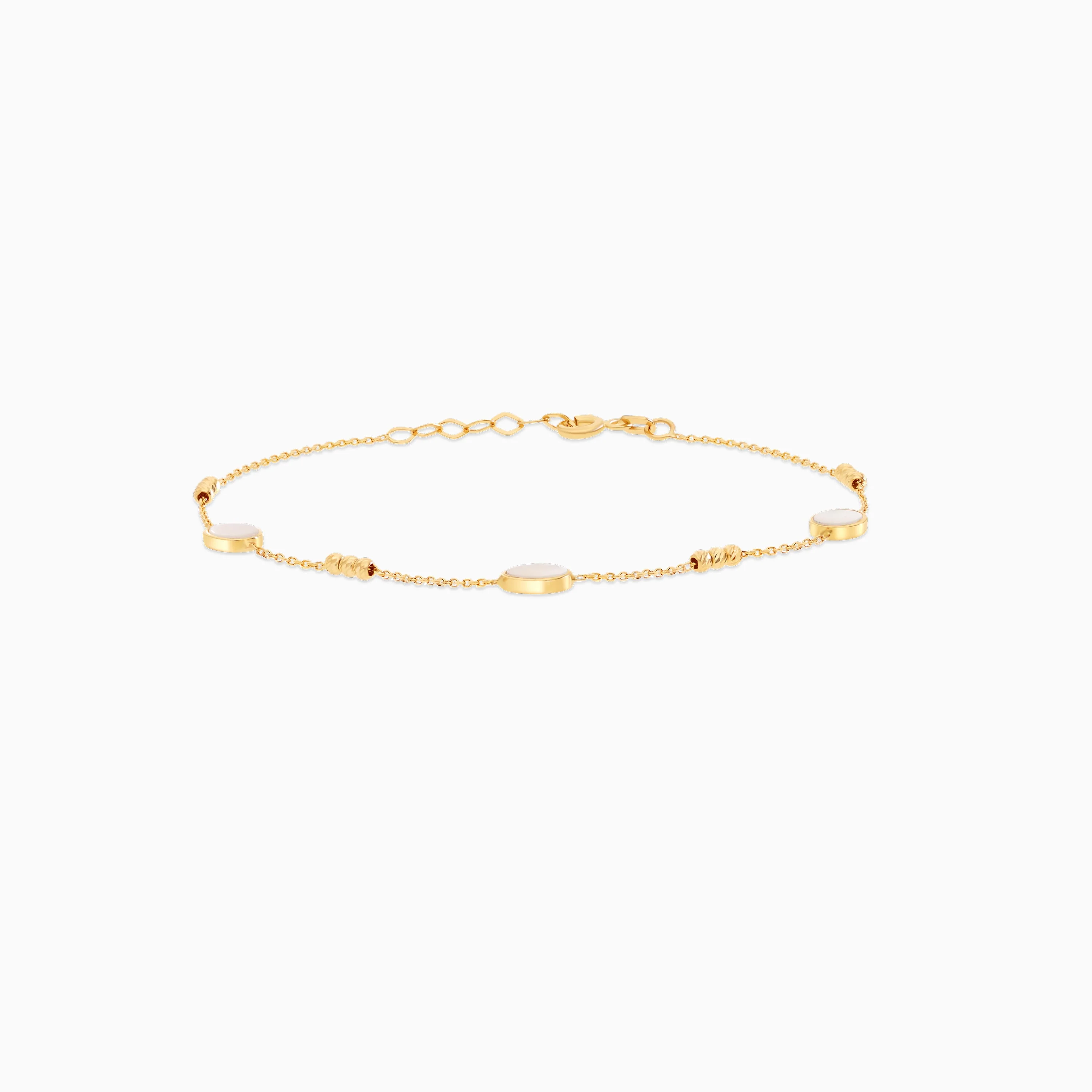 18K Yellow Gold Bracelet with Round Mother of Pearl Accents – Eclat Collection - Image 4