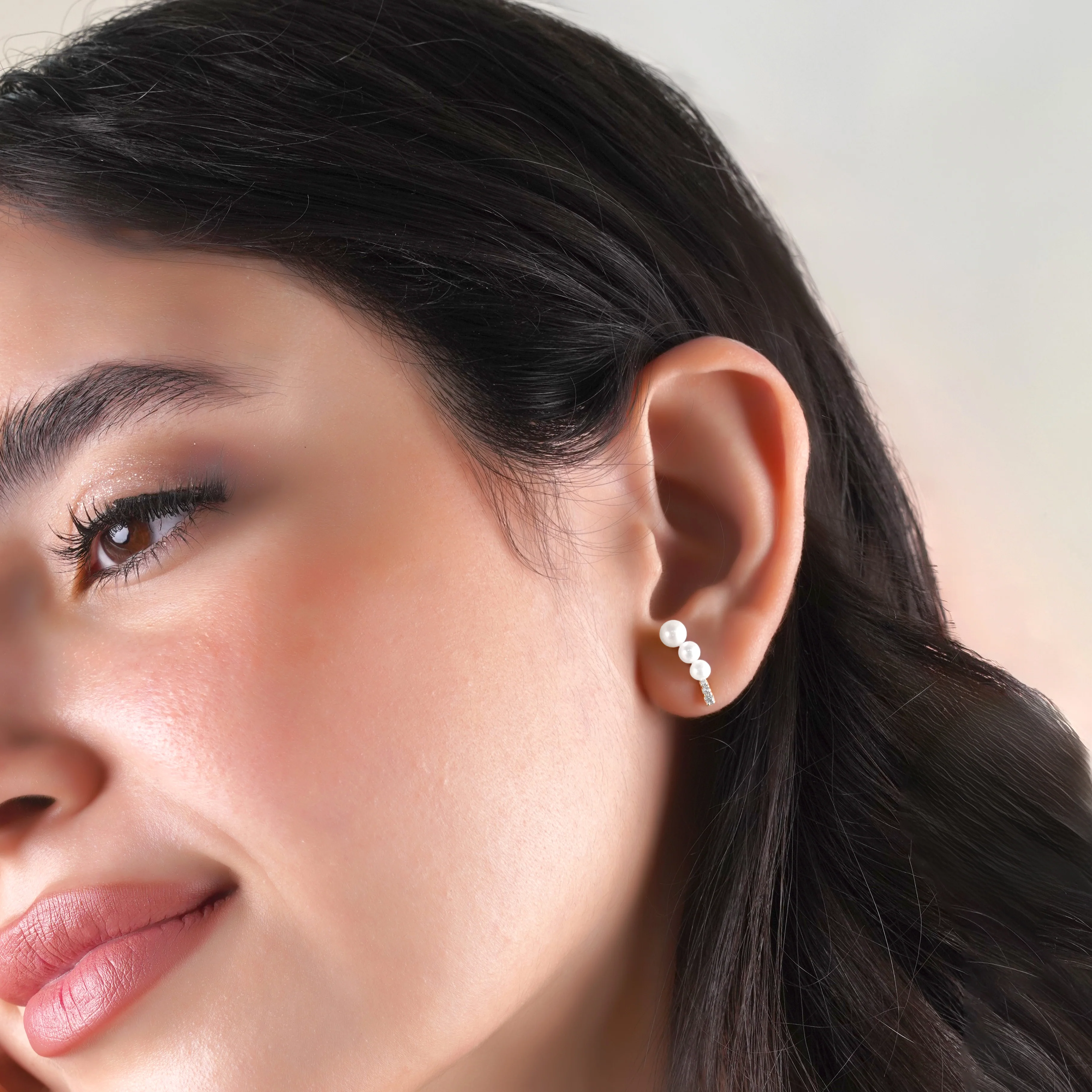 18k yellow gold earrings with pearls and zircon stones - Image 2