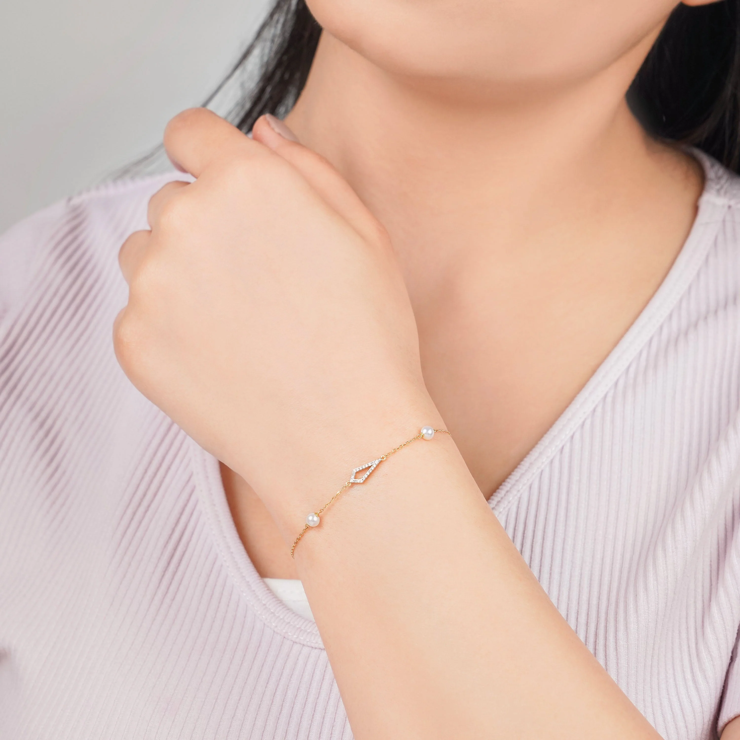 18K Yellow Gold Geometric Drop Diamond and Twin Pearl Bracelet - Danah Diamond Collection - Image 2