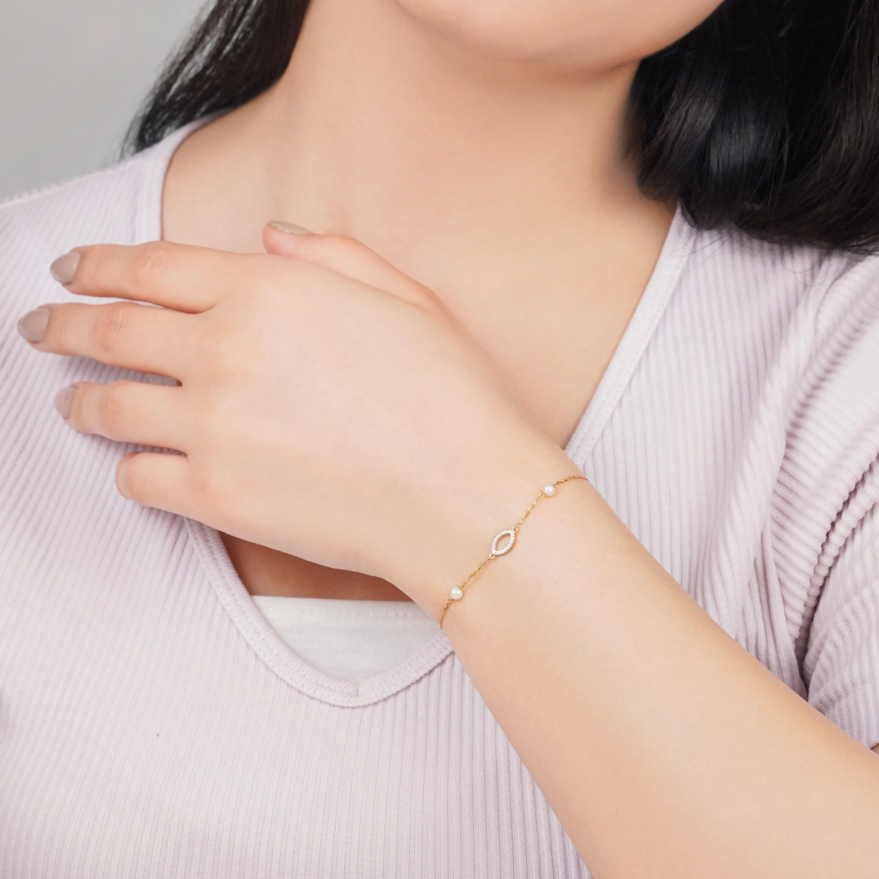 18K Yellow Gold Oval Design Bracelet with Diamonds and Pearls - Danah Diamond Collection - Image 2