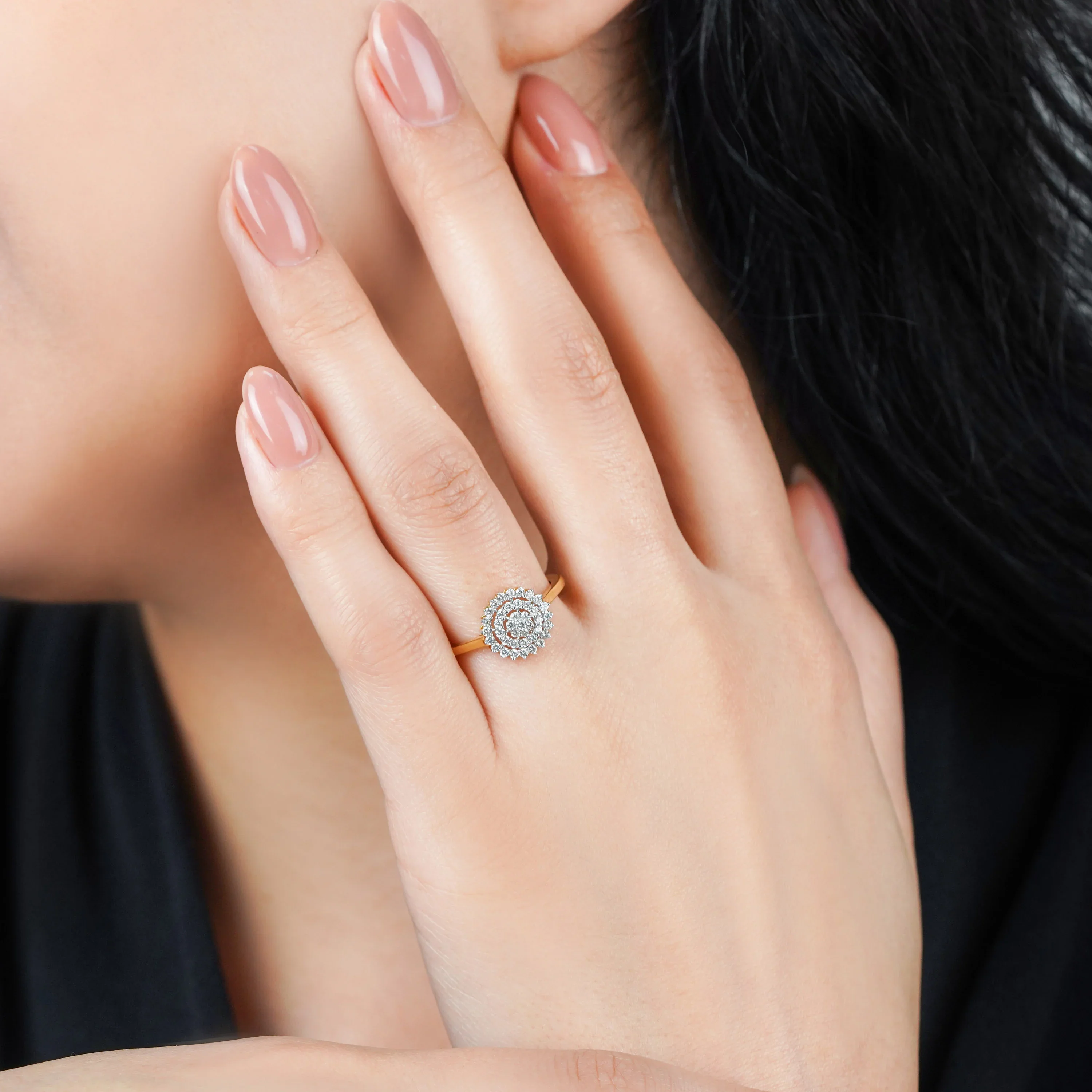18K Yellow Gold Ring with Natural Diamonds from Scala Collection - Image 2