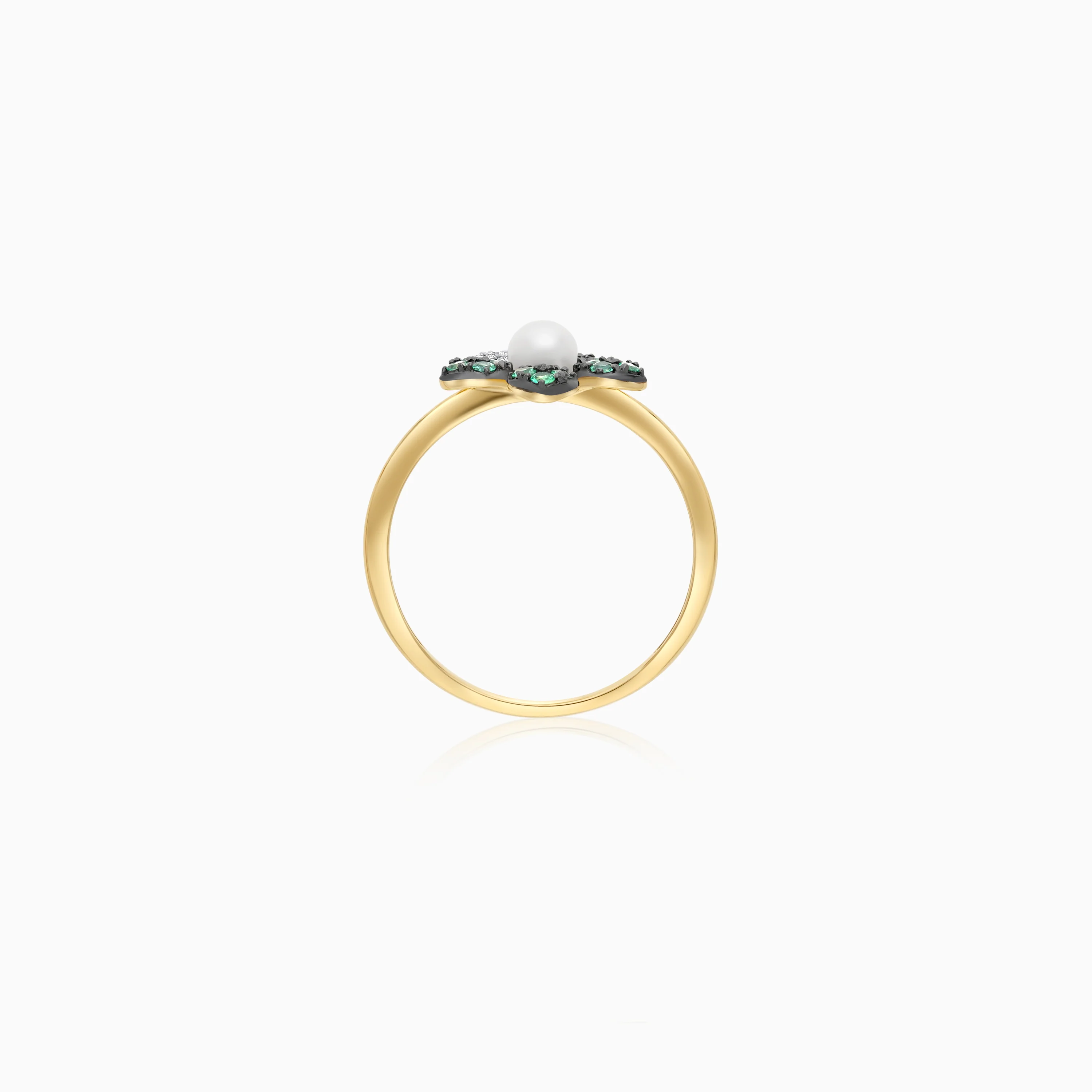 18k yellow gold ring with a flower shape on the top decorated with natural diamonds, emerald stones and a single pearl in the center - Image 3