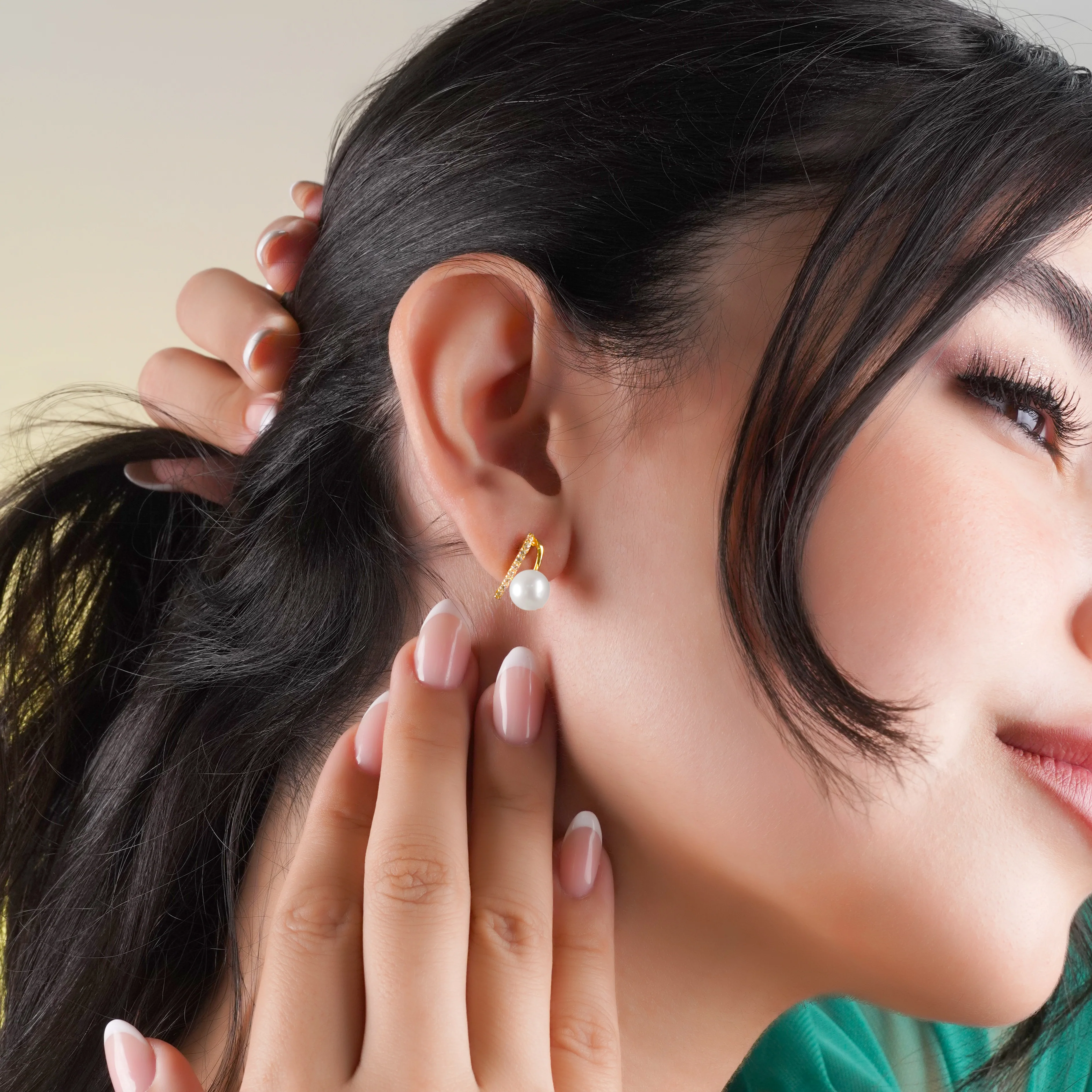 Danah yellow gold earrings 18 karat with pearls and zircon stones - Image 2