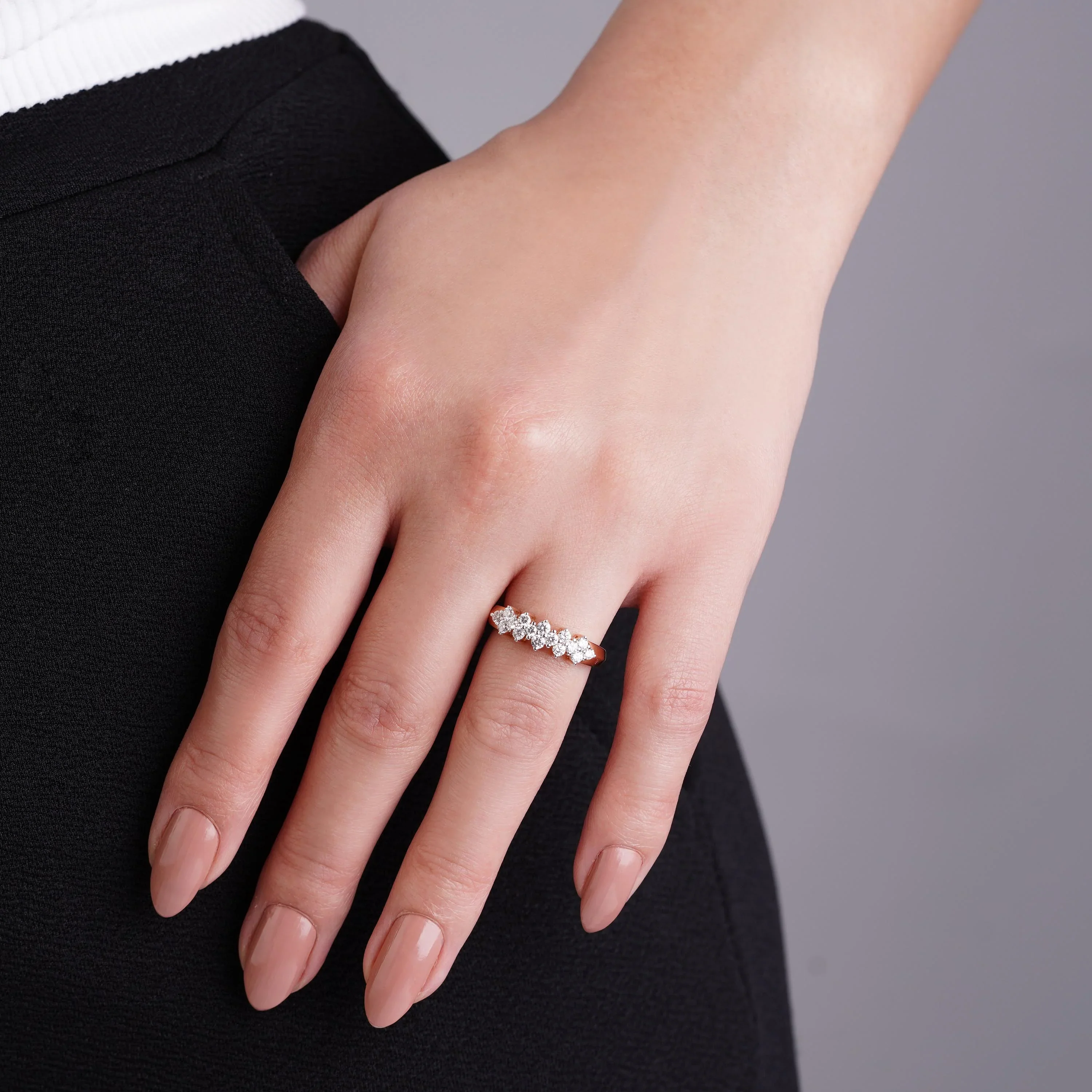 18K Rose Gold Ring Adorned with Natural Diamonds from the Scala Collection - Image 2