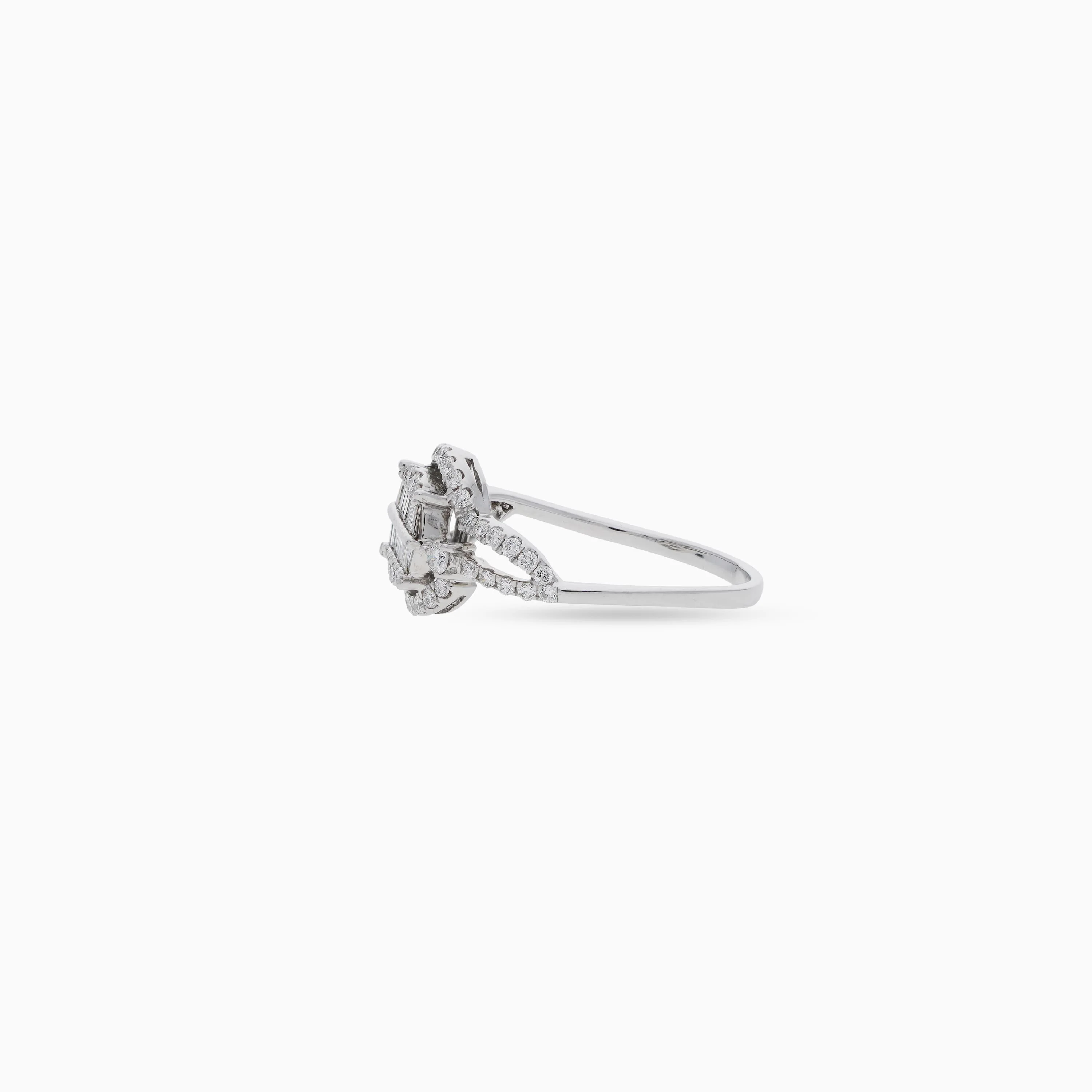 18K WHITE GOLD RING WITH NATURAL DIAMOND STONES - Image 3