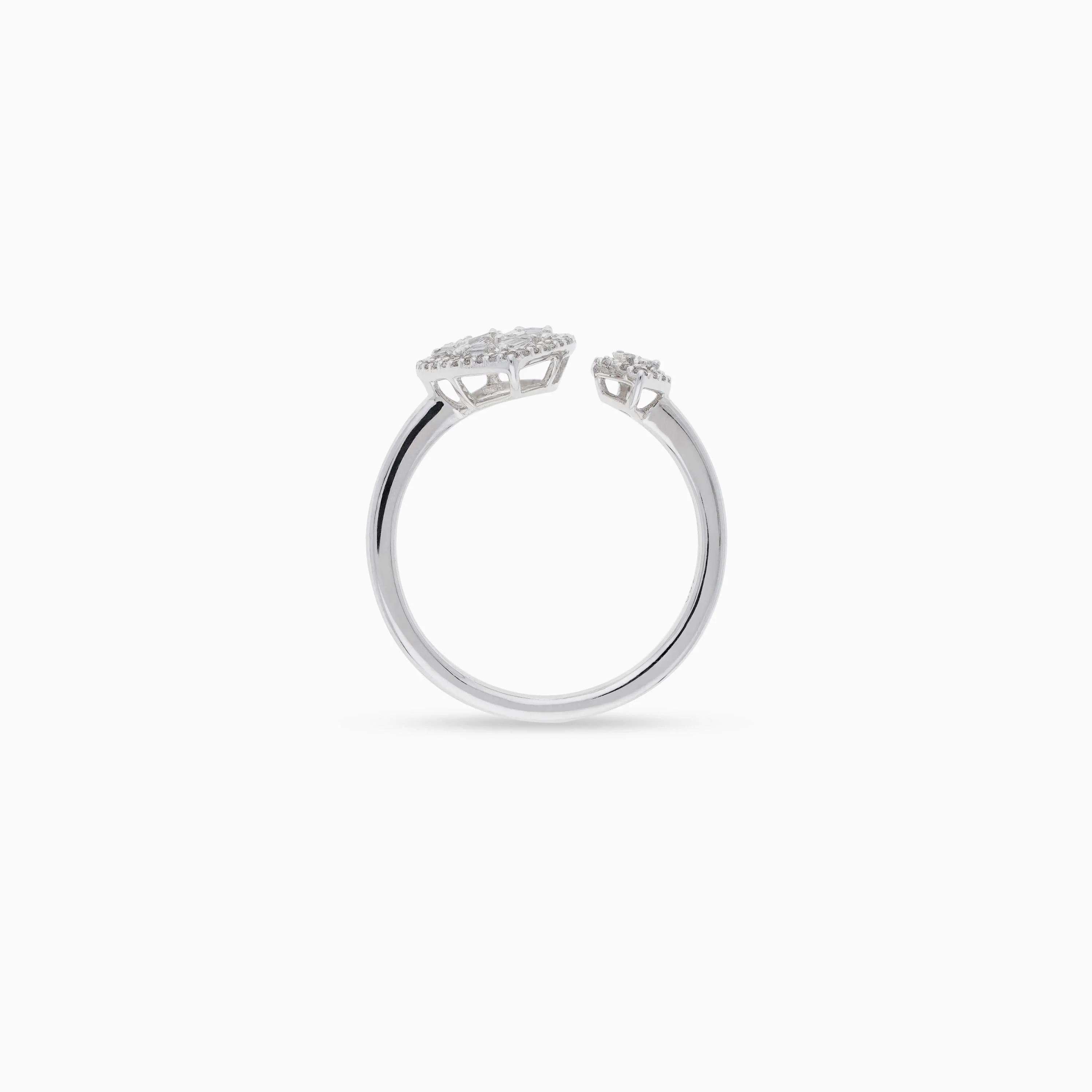 18K WHITE GOLD  DROP SHAPE RING DECORATED WITH NATURAL DIAMOND BAGUETTE STONES - Image 4