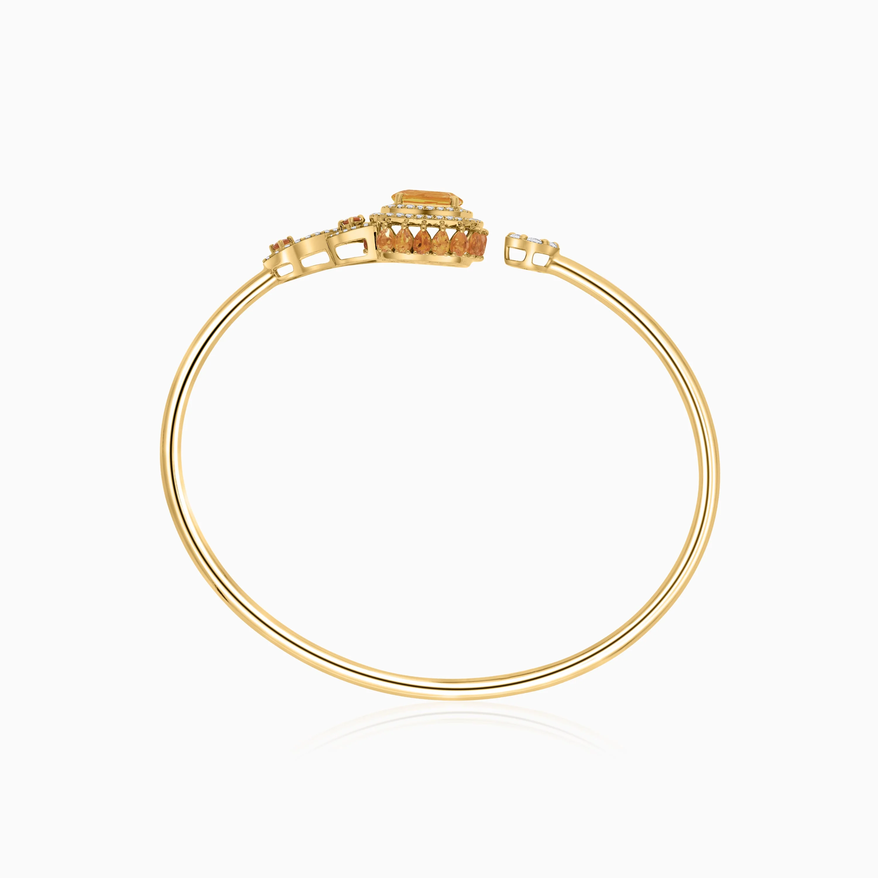18k Yellow Gold Bangle featuring a stunning Citrine Gemstone - Image 4