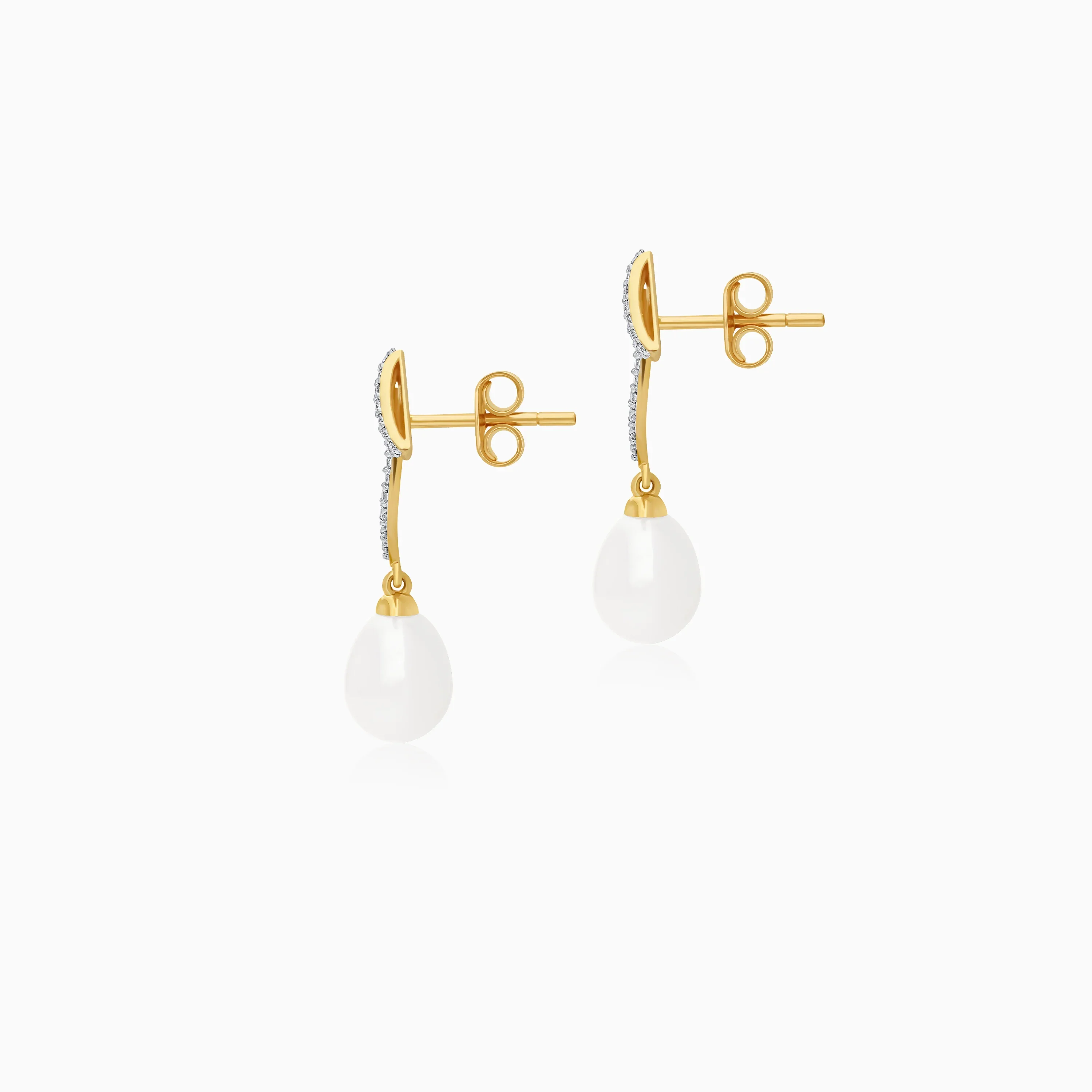 Elegant Pearl and Natural Diamond Earrings in 18k yellow gold - Image 3
