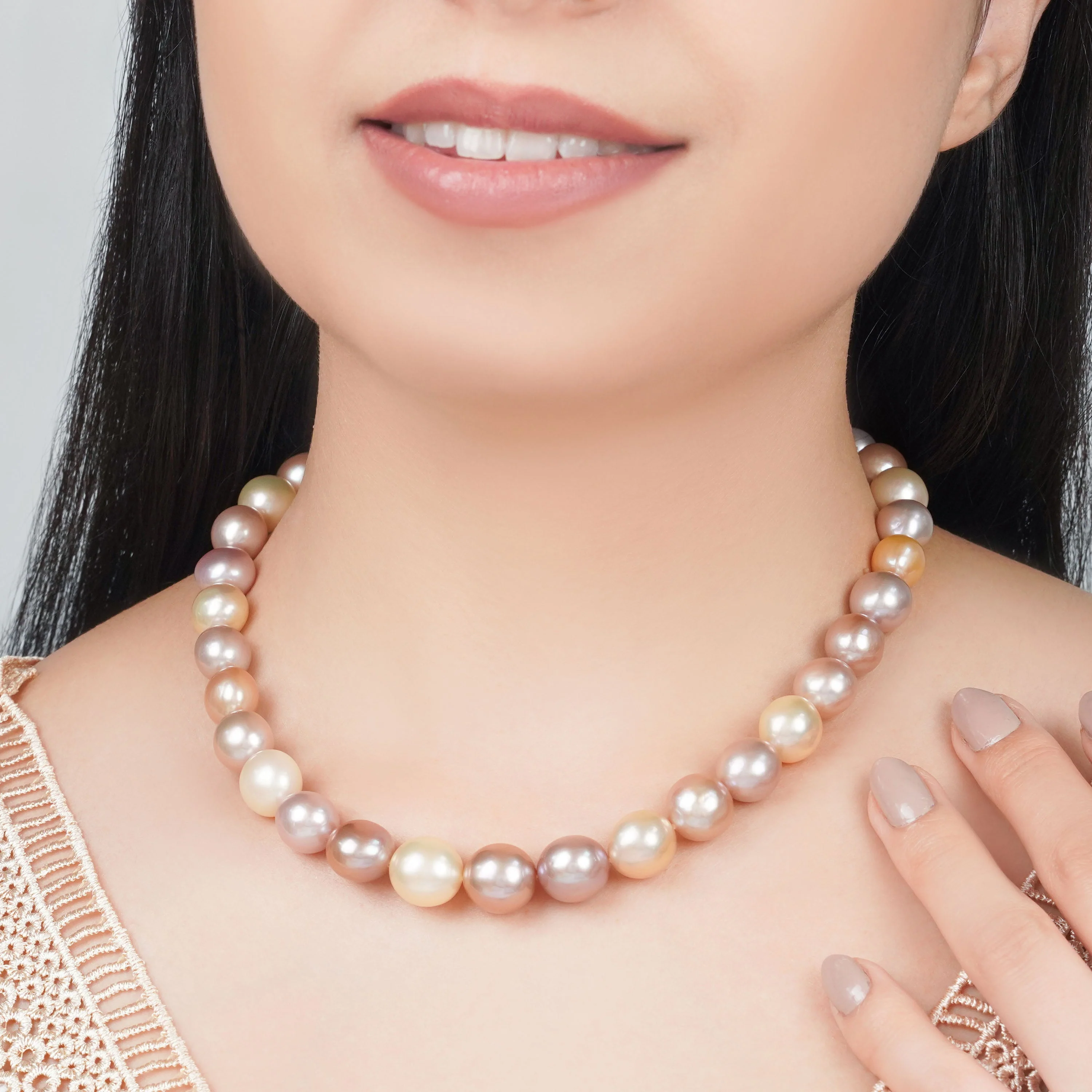 Multicolor Pearl Choker with 18K Danah Yellow Gold - Image 2