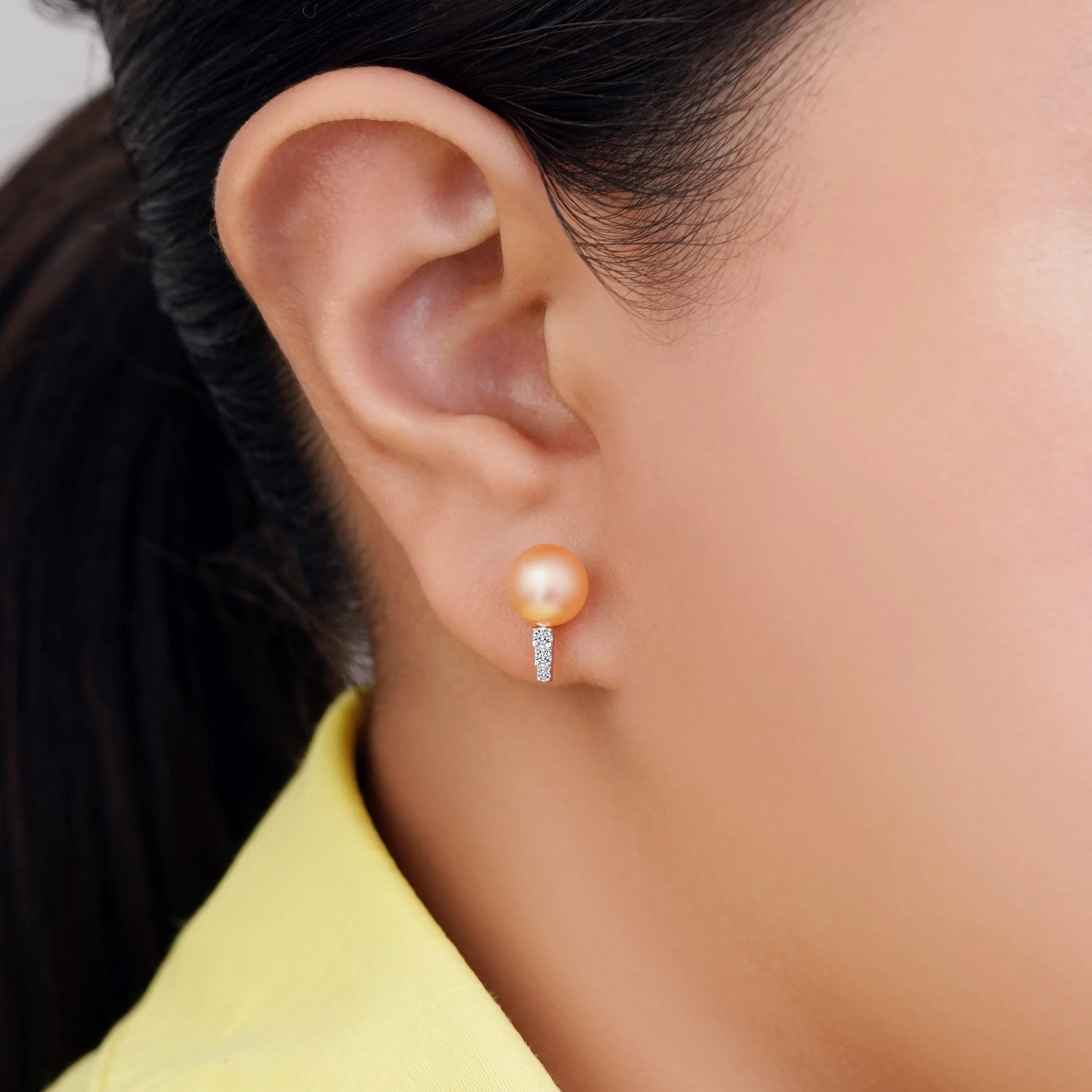 18K YELLOW GOLD EARRING DECORATED WITH PEARL AND ZIRCON STONES - Image 2