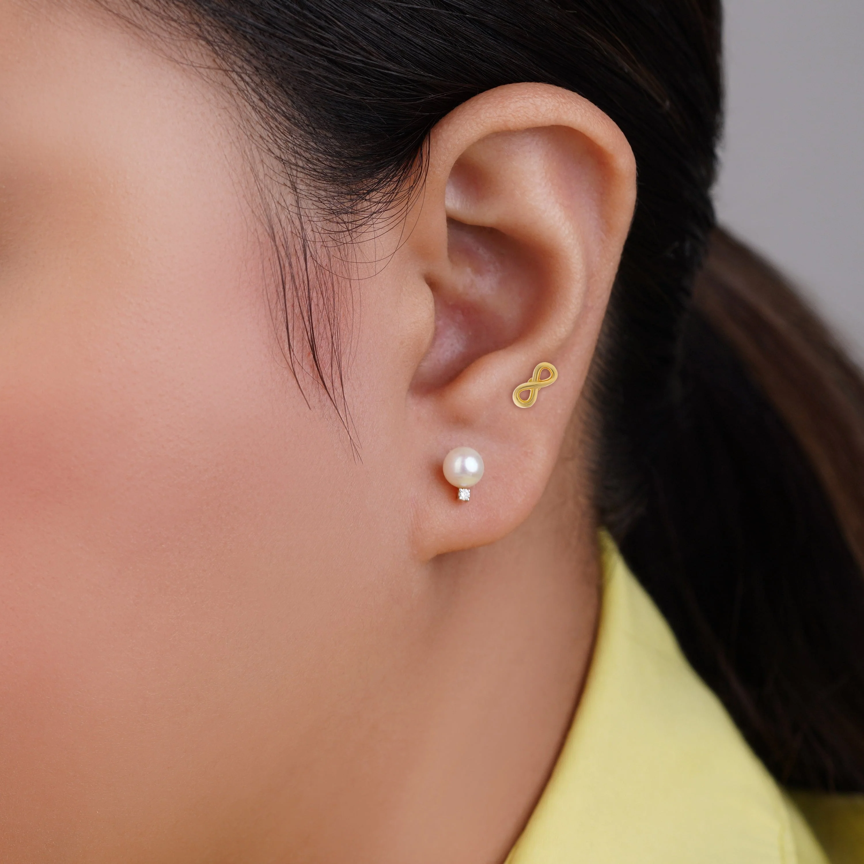 18K Yellow Gold Infinity Stud Piercing - Image 2