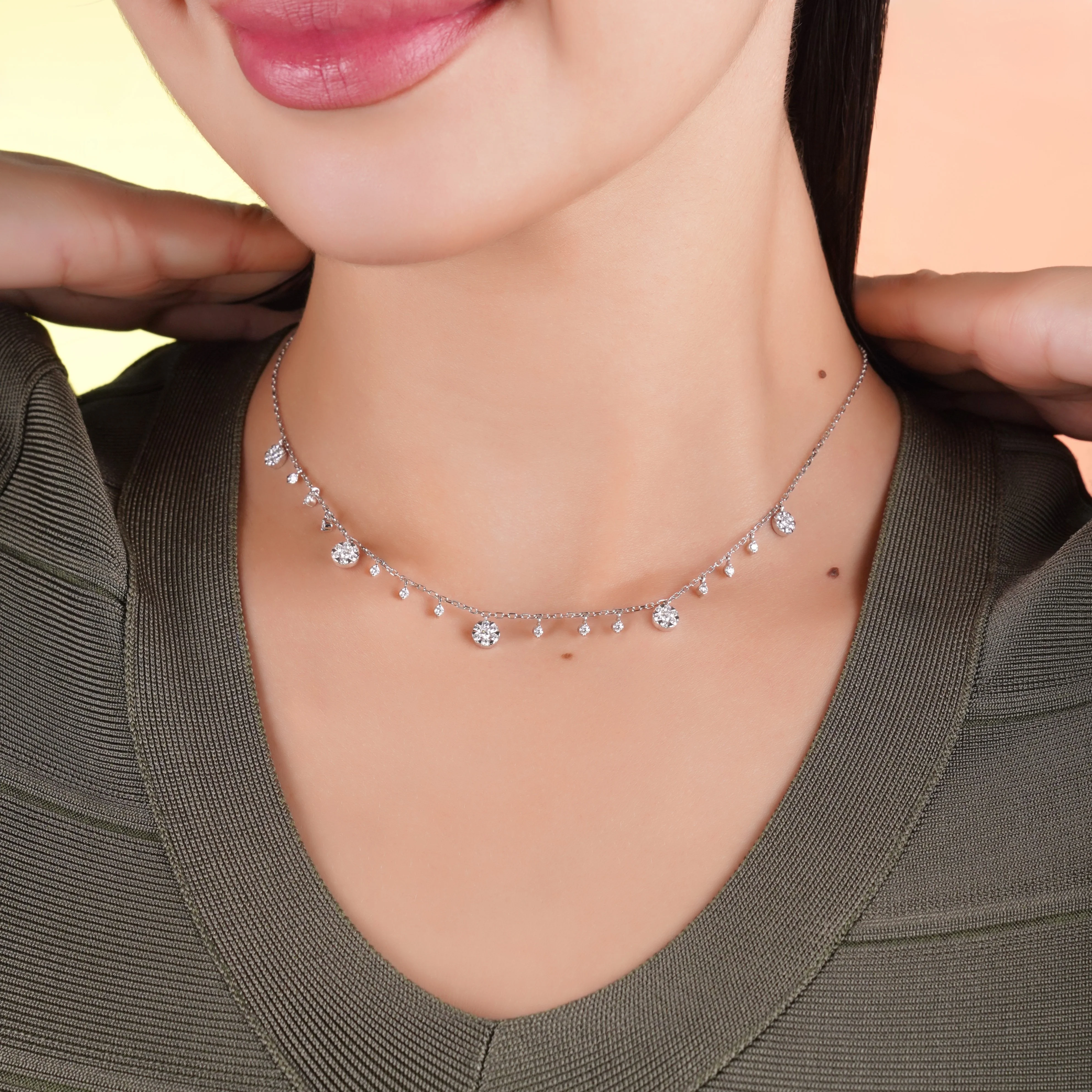 Trendy 18K White Gold Diamond Choker Necklace - Image 2